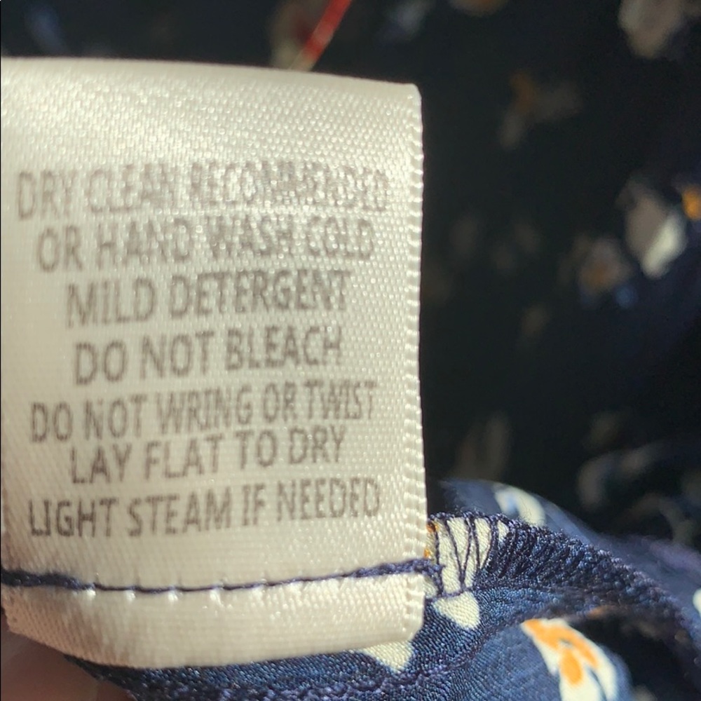 🆕 𝕃𝕆𝕍𝔼𝕊𝕋𝕀𝕋ℂℍ Blouse - Picture 10 of 11